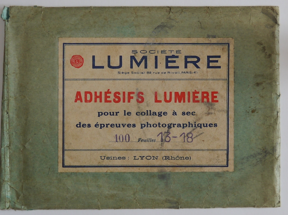 Adhésifs - pochettes de 100 feuilles 18x18 cm