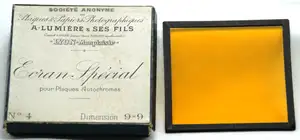 SA Plaques et Papiers Photo A Lumière et ses Fils - Ecran Spécial pour Plaques Autochromes n°4 9x9 cm