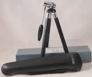 Pied avec son étui et sa boîte