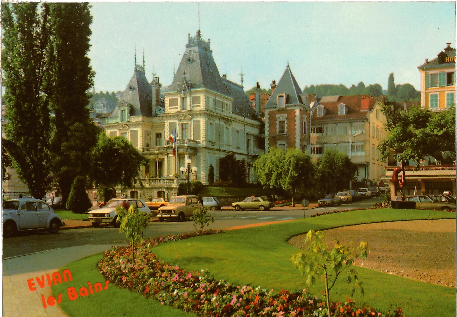 Les jardins de l'Hôtel de Ville, ancienne résidence des frères Lumière.